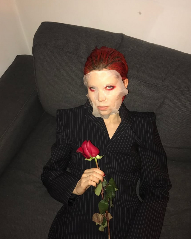 다크서클 몰골을 보니, 문득 내가 퇴폐 섹시 남돌 같다는 생각이 들었음/ 출처 발렌시아가 공식 SNS