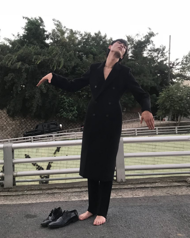 출근 회피 N일차/ 출처 발렌시아가 공식 SNS