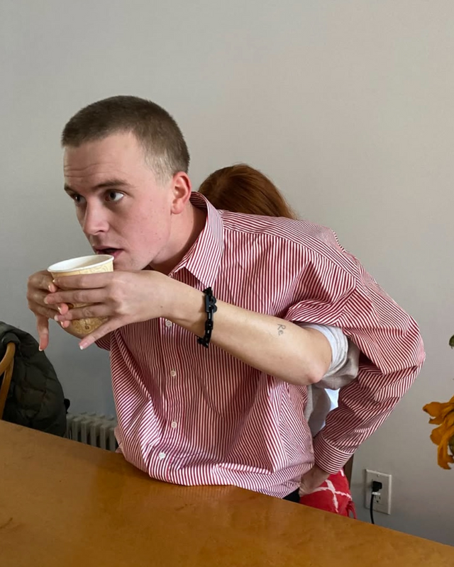 아, 커피가 좀 많이 뜨겁네.../ 출처 발렌시아가 공식 SNS