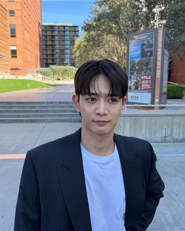 샤이니(@shinee) 민호(@choiminho_1209)