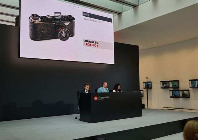 〈라이카 100주년: 세기의 목격자(1925-2025)〉 행사의 일환으로 베츨라어에서 열린 제46회 라이츠 포토그래피카 옥션. 