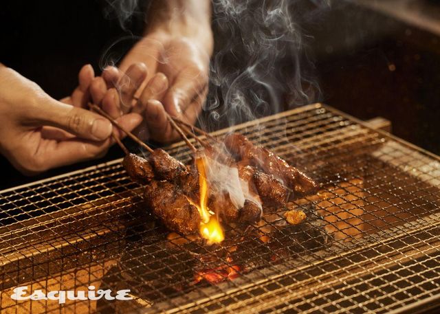 동남아식 직화 꼬치구이 사테(Satay)는 폭발적인 풍미가 특징이다. 
