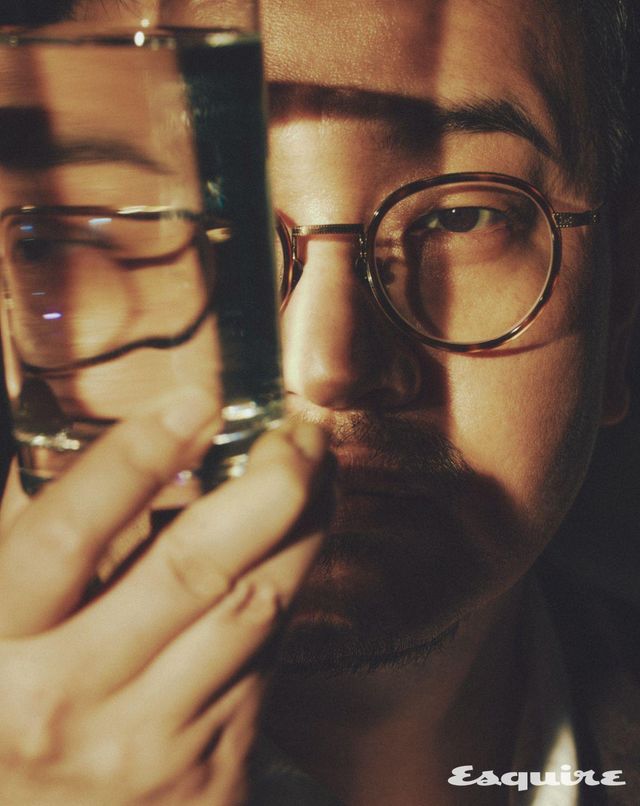 재킷 프라다. 셔츠 에디터 소장품.