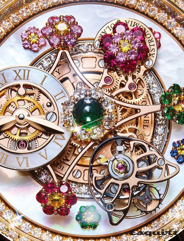 다이아몬드를 파베 세팅한 케이스 안에서 핑크·옐로 사파이어, 루비, 차보라이트 꽃이 60초마다 회전하며 우아한 자태를 뽐낸다. 플뢰르 드 자르댕 워치 가격 미정 제이콥앤코. 