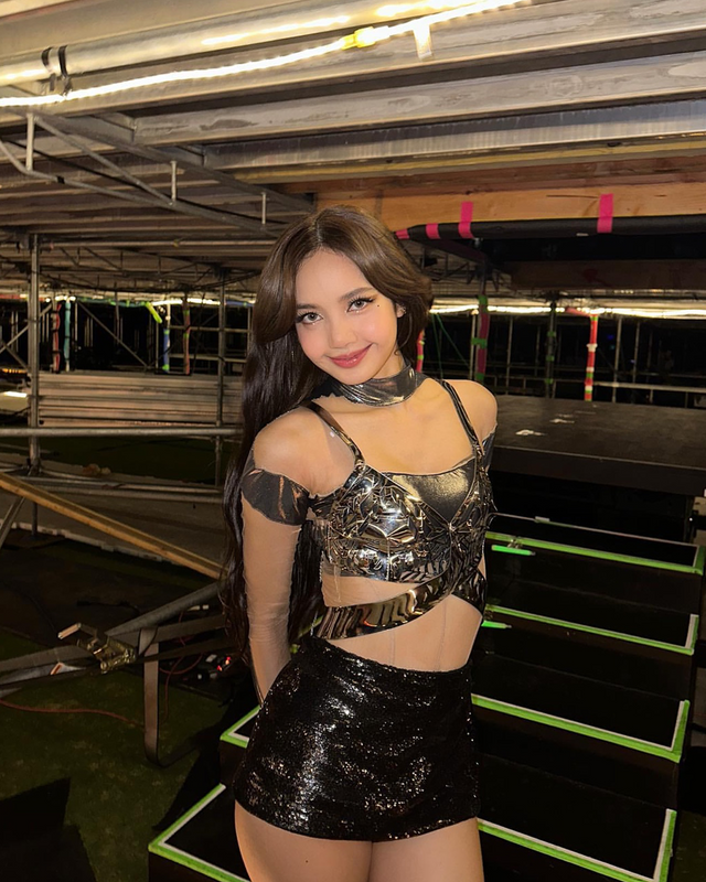 앞없: 리사씨 100억 받으셨나요?