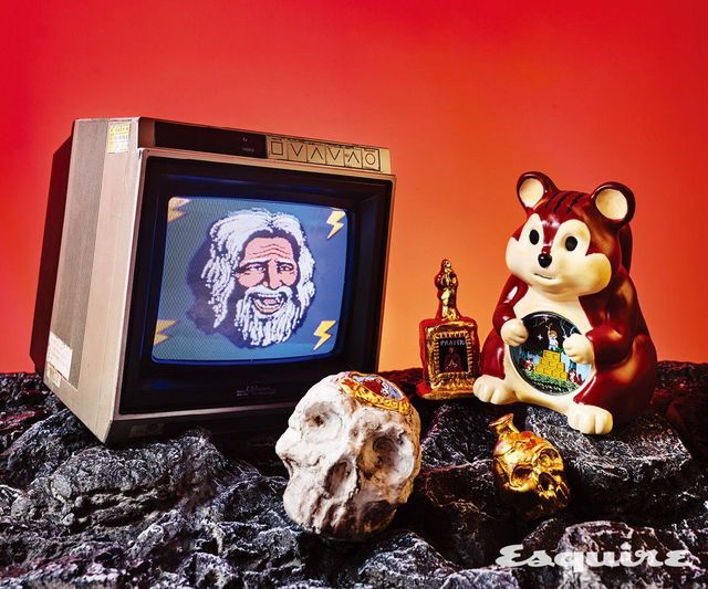 모두 김한샘의 작품. 왼쪽부터 ‘Zeus’s Laughter’(2025), ‘Michael’s Skull’(2024), ‘Statue of Prayer’(2024), ‘Skull Bottle’(2024), ‘Podium’(2025).