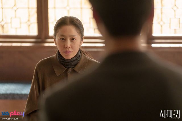 드라마 〈사마귀: 살인자의 외출〉 스틸컷