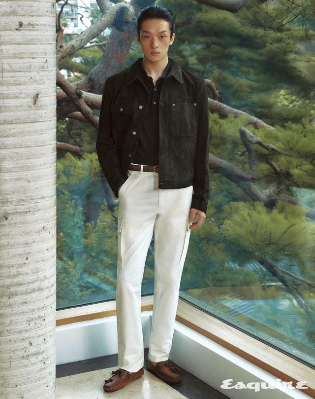 재킷 860만원대, 톱 가격 미정, 팬츠 70만원대, 태슬 드라이버 슈즈 130만원대, 벨트 가격 미정 모두 랄프 로렌 퍼플 라벨. 