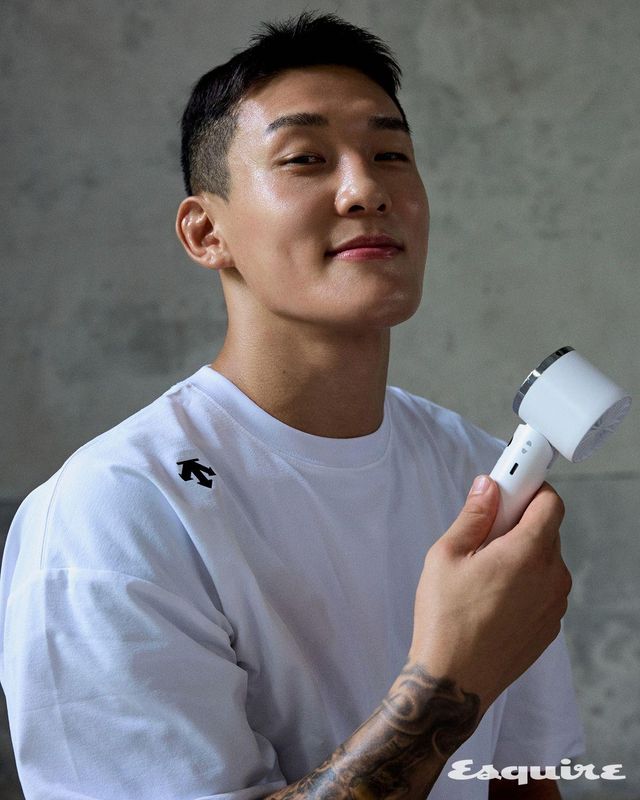 트레이닝 머슬 오버핏 반팔 티셔츠 데상트 .