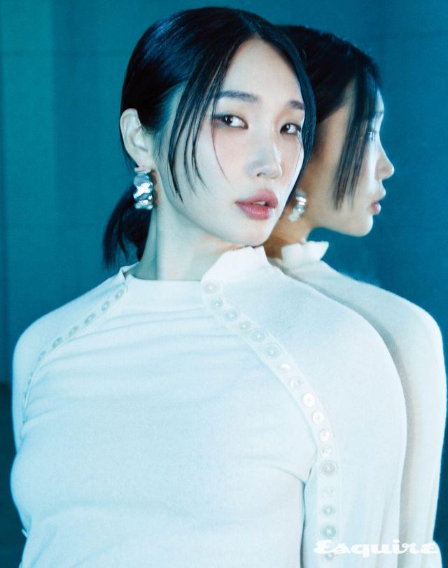 니트 톱 포츠1961. 이어링 스타일리스트 소장품.