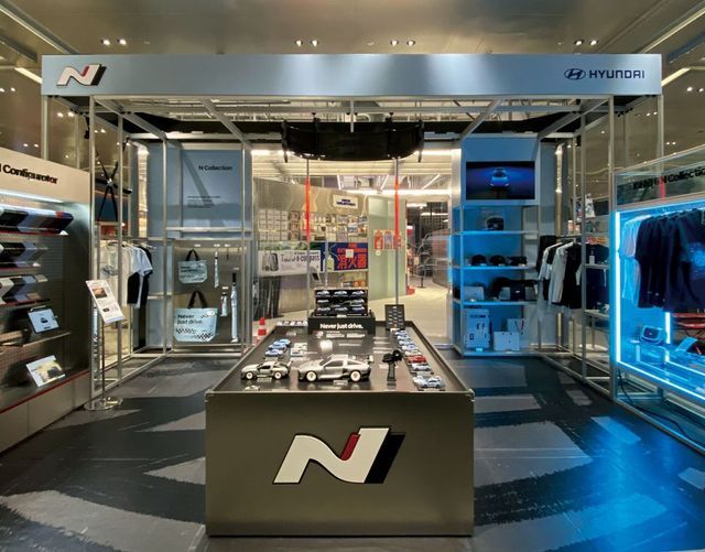 자동차를 넘어 하나의 문화로 자리 잡기 위해 N 브랜드가 더현대 서울에서 팝업스토어를 열었다. 일주일간 무려 1만8400여명이 왔다갔다. 