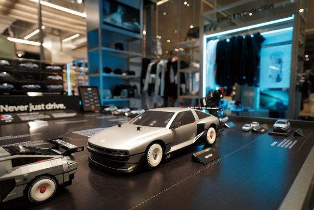 남녀노소 눈을 반짝였다는 다이캐스트 전시. 정교한 디테일이 돋보인다. 