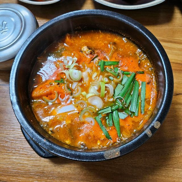 용금옥 대표 메뉴 추어탕 I 이미지 출처: 네이버 플레이스 민민티무르 곰스타