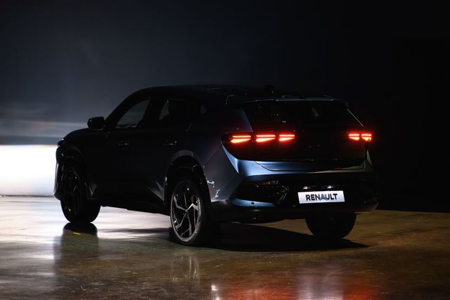 역동적이며 스포티한 디자인을 자랑하는 르노 FILANTE.