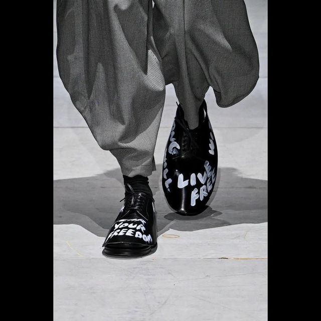 꼼데가르송 옴므 플러스와의 협업한 키즈러브게이트 슈즈 / 이미지 출처: 인스타그램(@kidslovegaite).