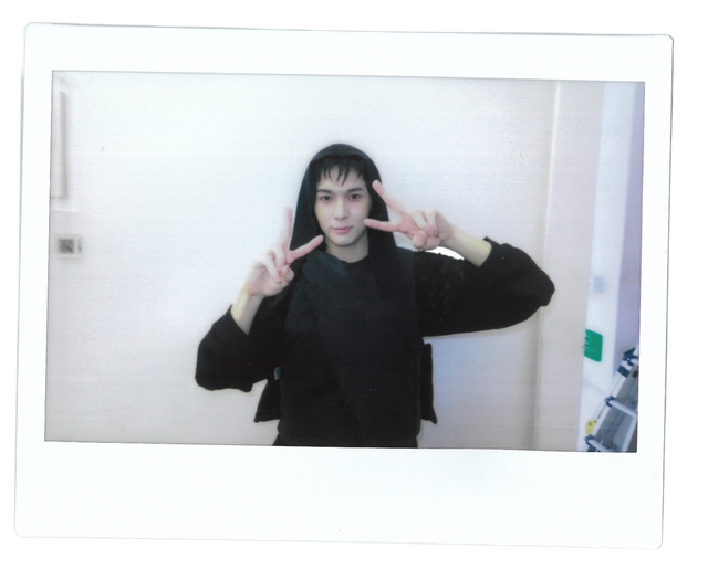 휘브 유건 사인 폴라로이드 이벤트