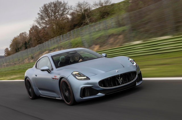 3.0리터 V6 네튜노(Nettuno) 엔진을 탑재하여 최고 출력 550마력, 최대 토크 66.3kgf·m