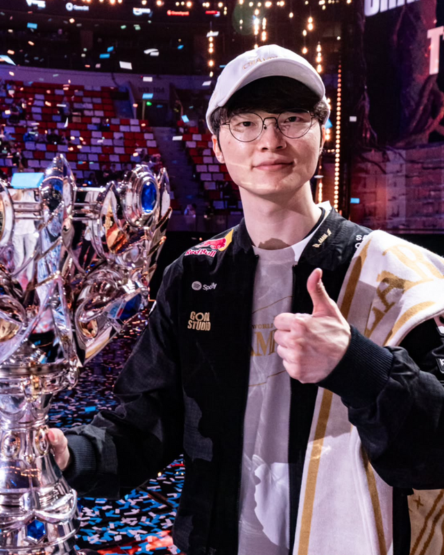 인스타그램 @faker/ 페이커 e스포츠 최초 청룡장 수훈 