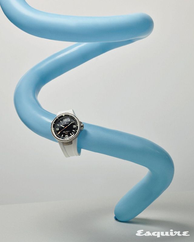 45mm 티타늄 케이스와 러버 스트랩의 피프티 패덤즈 테크.