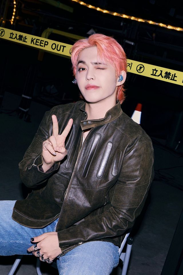 백스테이지에서 한 컷, 에스쿱스