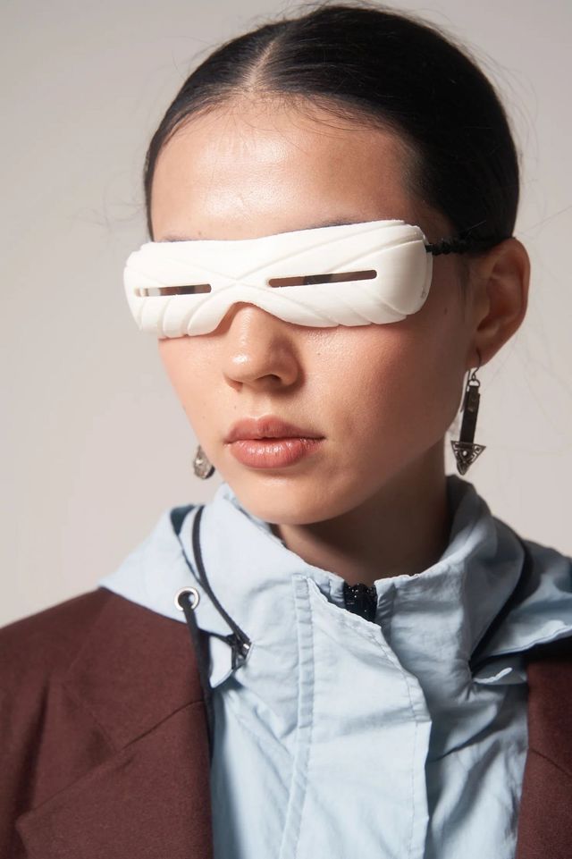 현대 감성으로 재해석된 고글 / 이미지 출처: : Innuitgoggles.com