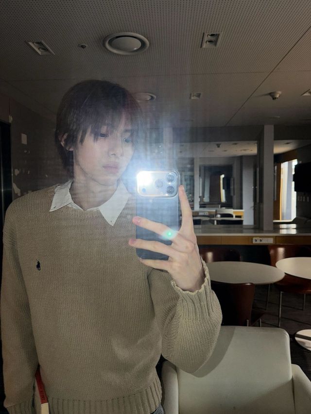 같은 폴로 랄프 로렌 제품이지만 다른 추구미를 가진 성현과 주훈 / 이미지 출처: 코르티스 SNS 및 위버스.