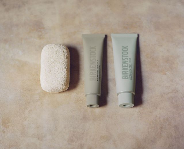 왼쪽부터 스무딩 퍼미스 스톤, 너리싱 풋밤, 풋 스크럽 | 출처: 버켄스탁