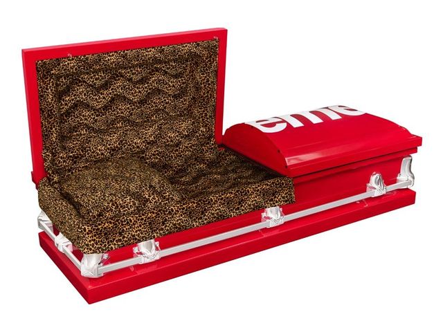 SS26 컬렉션으로 출시 예정인 슈프림의 관 | 출처: 슈프림