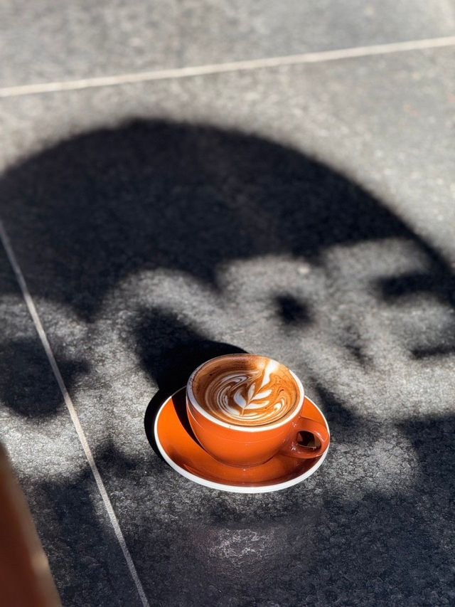 묵직한 바디감이 인상적인 커피 스타일로 라떼가 맛있다고 알려져 있다. / 이미지 출처 : 인스타그램 @core_espresso