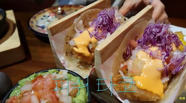 김나영이 극찬한 메뉴, 피쉬 타코. 이미지 출처 : 유튜브 @노필터TV 