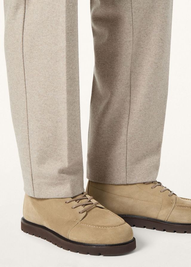 다시 돌아온 스웨이드의 계절 / 이미지 출처: kr.loropiana.com