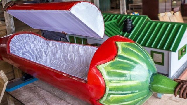 세스 케인과 그의 제자들이 만든 판타지 관들 | 출처: 케인 콰이 카펜트리 워크숍, 게티이미지