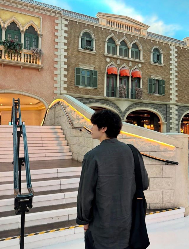 루즈핏 셔츠를 착용한 하현상 / 이미지 출처: 인스타그램 @phenomenon_h