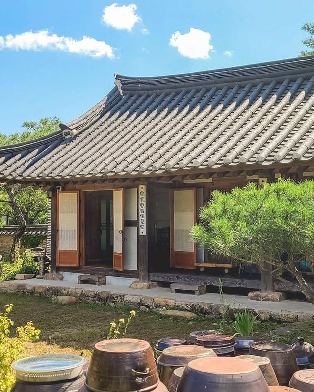 고택의 아름다움을 만끽할 수 있는 한옥카페 조견당 / 이미지 출처: 인스타그램@cafe_jogyundang 