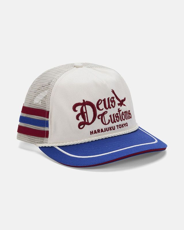 컬러 대비가 돋보이는 데우스 엑스 마키나 Beep-Beep 트러커 캡 / 이미지 출처: 데우스 엑스 마키나