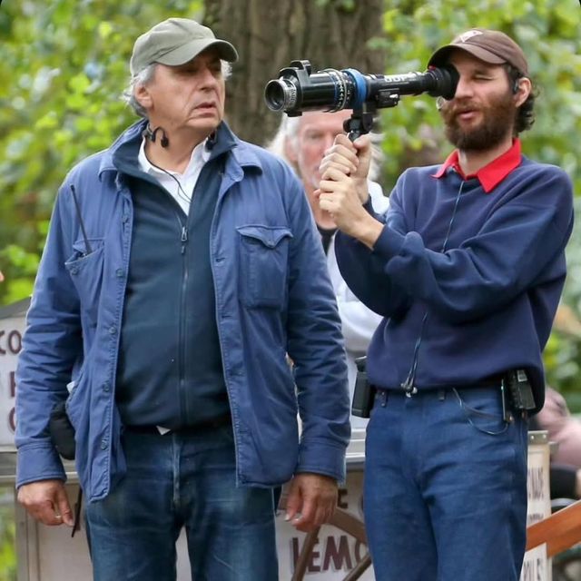 특유의 시그니처 패션 스타일을 가진 조쉬 사프디 감독 패션 / 이미지 출처: @directorfits