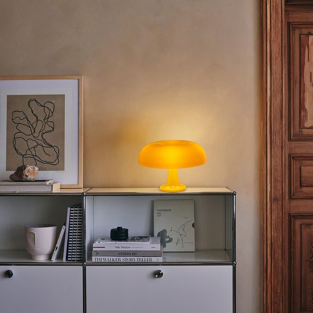 시그니처 버섯 모양을 가진 아르떼미떼 네시노 / 이미지 출처: 아르떼미떼(Artemide)