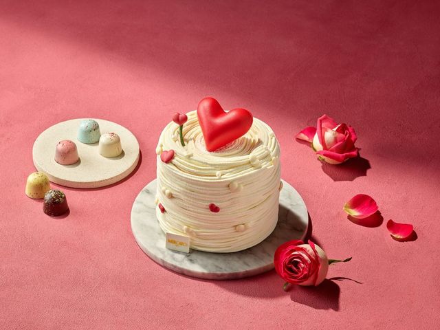 그랜드 인터컨티넨탈 서울 파르나스는 ‘아모레 디 발렌타인’ 케이크와 초콜릿을 선보인다. / 출처: 그랜드 인터컨티넨탈 서울 파르나스 제공