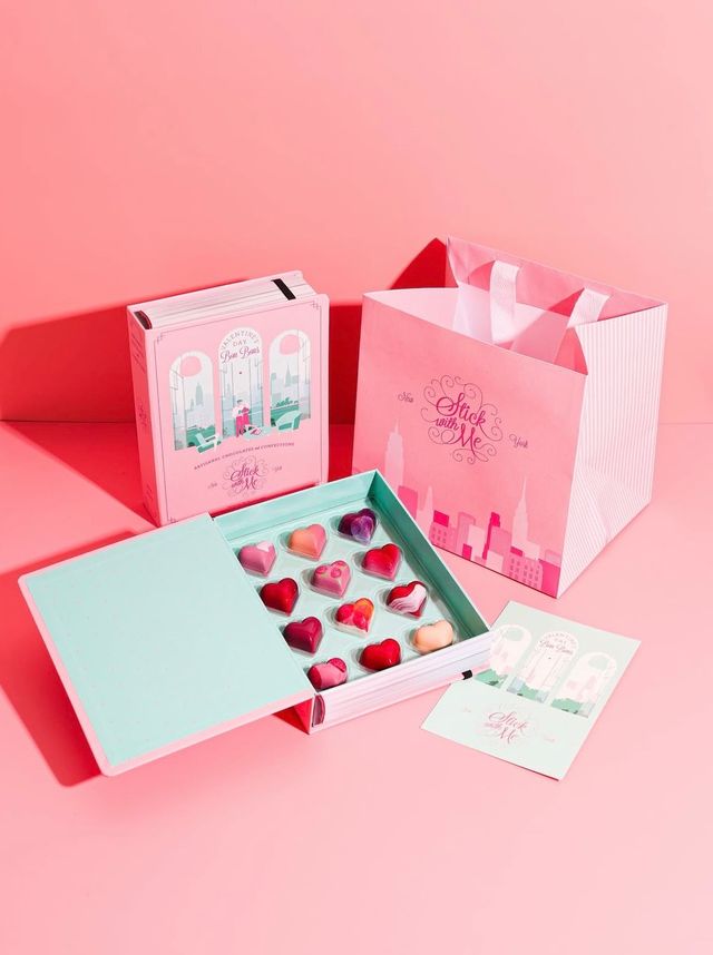 하트를 모티프로 한 발렌타인 한정 봉봉 세트를 출시했다. / 출처: 스틱윗미 인스타그램