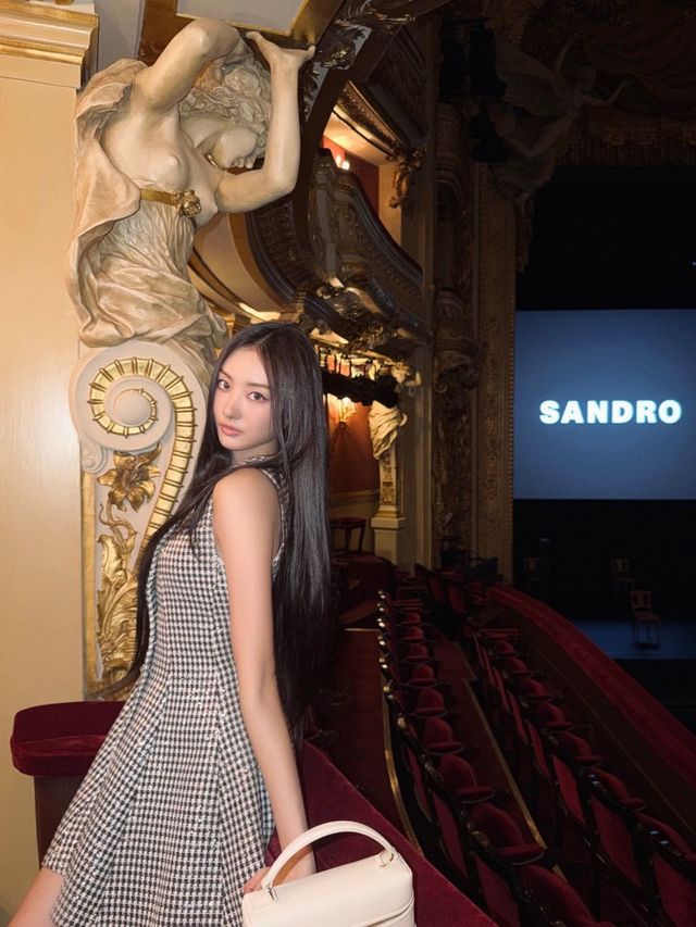 산드로 쇼에 참석한 미야오 가원 / 이미지 출처: 인스타그램 @meovv