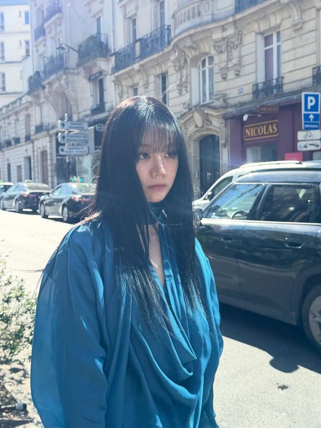 발망 쇼에 참석한 혜리 / 이미지 출처: 인스타그램 @hyeri_0609