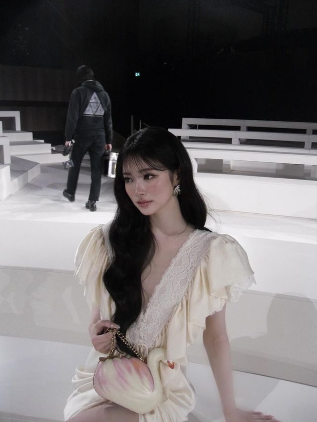 끌로에 쇼에 참석한 미야오 안나 / 이미지 출처: 인스타그램 @meovv