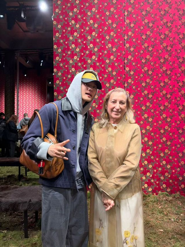 미우미우 런웨이에 모델로 등장한 투모로우바이투게더 연준 / 이미지 출처: 인스타그램 @yawnzzn