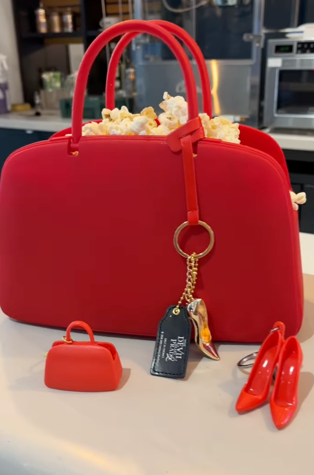 '악마는 프라다를 입는다 2' 컬렉터스 콤보 / 이미지 출처: 인스타그램 @odeoncinemas