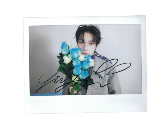 최립우 사인 폴라로이드