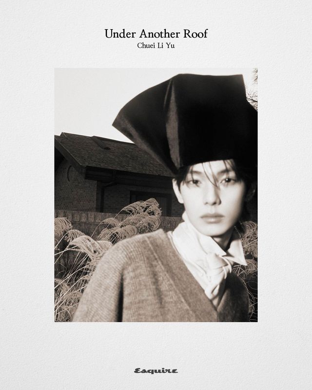 스웨터, 셔츠, 쇼츠, 타이 모두 디올.