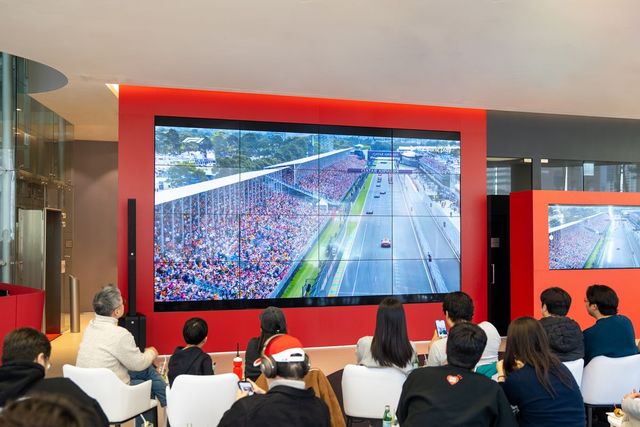 3대가 함께 F1을 시청하며 같은 팀을 응원한다는 건 분명 좋은 추억이 된다. 