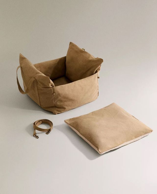 따뜻한 컬러와 소재로 완성한 펫 카시트 / 이미지 출처: ZARA HOME