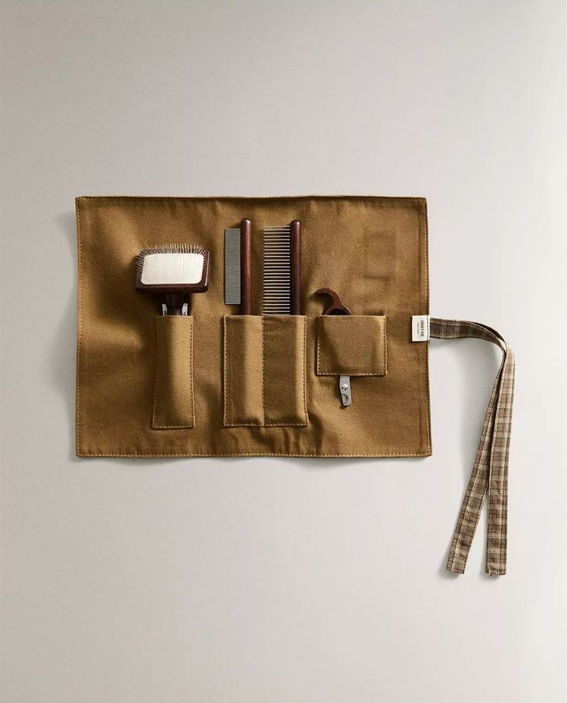 천연 나무 소재를 사용한 그루밍 키트 / 이미지 출처: ZARA HOME