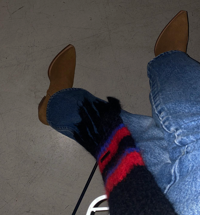 평소 즐겨 입는 젠더리스 실루엣으로 바시티 재킷을 소화했다. / 이미지 출처: 인스타그램 @wonjong_ 